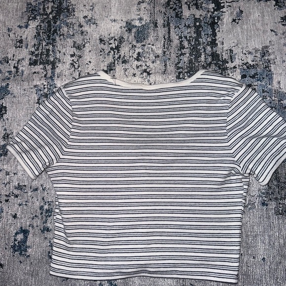Levi's Navy Blue and White Striped Crop T-Shirt - Picture 3 of 7